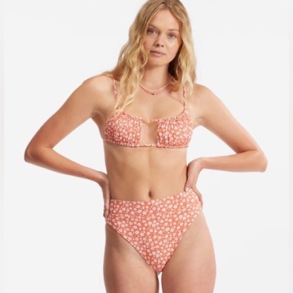 Billabong 🌺 Ditsy Floral Ruched Made for Daze Alina Bralette Top | Rise Bottom - Picture 3 of 16